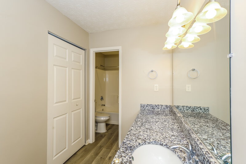1,835/Mo, 9185 Sunset Dr Jonesboro, GA 30238 Bathroom View