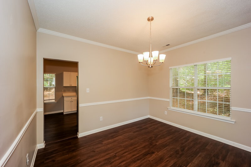 1,990/Mo, 19 Woodlake Dr Newnan, GA 30265 Dining Room View
