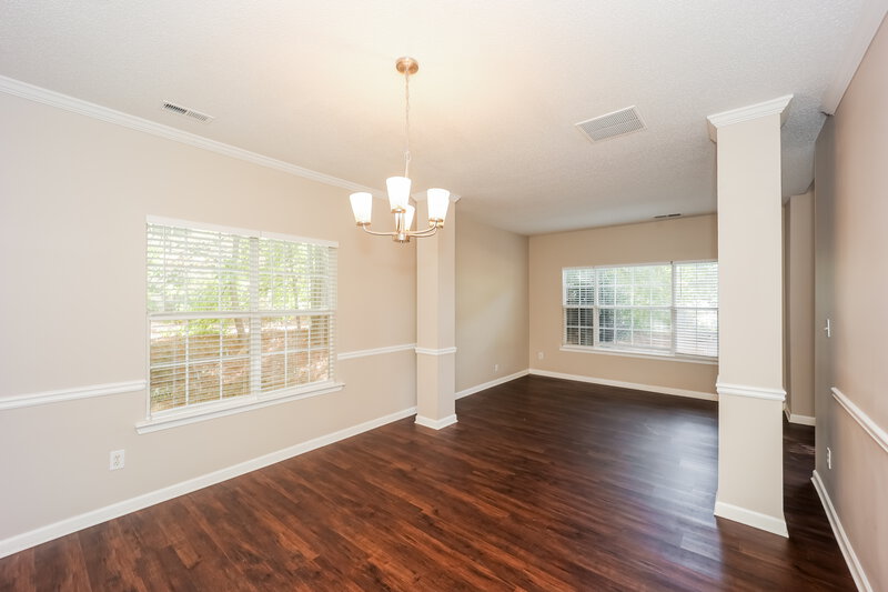 1,990/Mo, 19 Woodlake Dr Newnan, GA 30265 Dining Room View 2