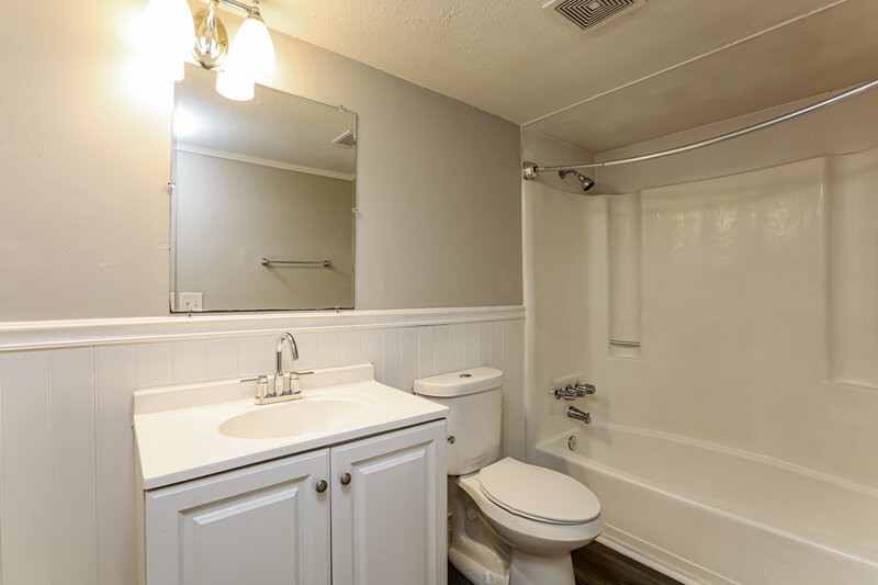 1,730/Mo, 1398 Lakeview Pkwy Villa Rica, GA 30180 Main Bathroom View
