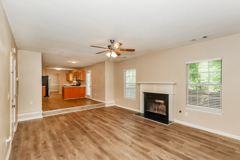 2,845/Mo, 2016 Smithfield Ave Ellenwood, GA 30294 Living Room View