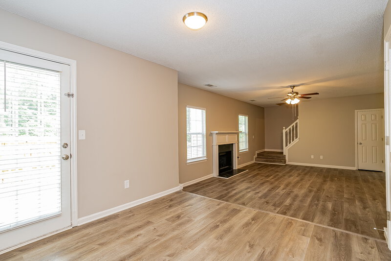 2,730/Mo, 2016 Smithfield Ave Ellenwood, GA 30294 Living Room View