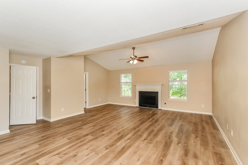 2,845/Mo, 2016 Smithfield Ave Ellenwood, GA 30294 Living Room View 2