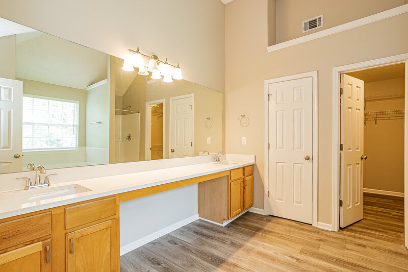 2,730/Mo, 2016 Smithfield Ave Ellenwood, GA 30294 Main Bathroom View