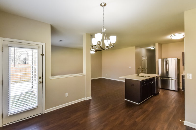 2,035/Mo, 104 Belmont Park Dr Newnan, GA 30263 Dining Room View 2