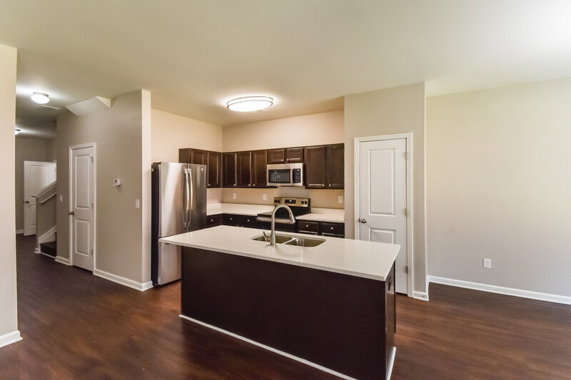 2,035/Mo, 104 Belmont Park Dr Newnan, GA 30263 Kitchen View