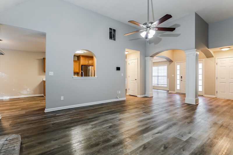 2,295/Mo, 185 Revolutionary Dr Hampton, GA 30228 Living Room View 2