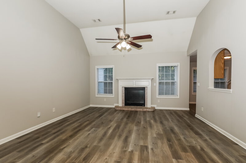 2,275/Mo, 185 Revolutionary Dr Hampton, GA 30228 Living Room View 2