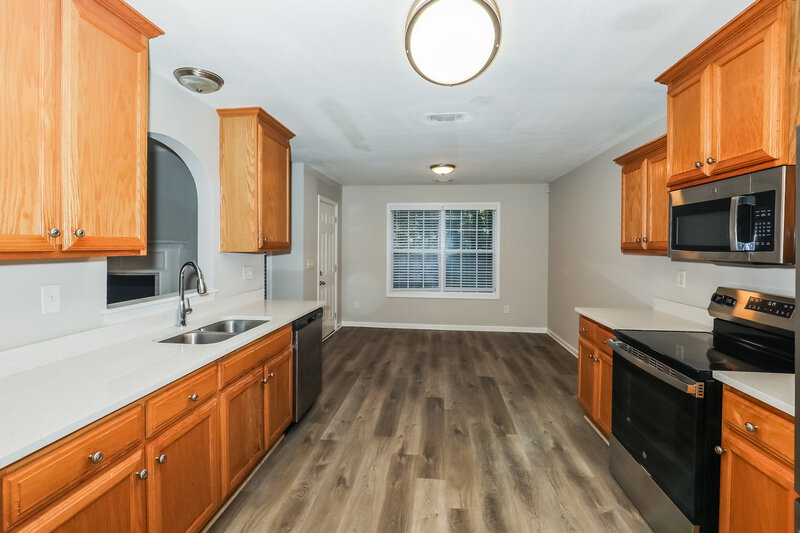 2,275/Mo, 185 Revolutionary Dr Hampton, GA 30228 Kitchen View