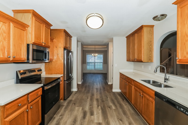 2,275/Mo, 185 Revolutionary Dr Hampton, GA 30228 Kitchen View 2