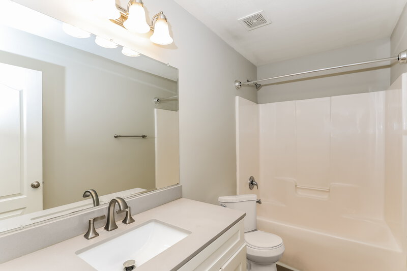 2,295/Mo, 185 Revolutionary Dr Hampton, GA 30228 Bathroom View
