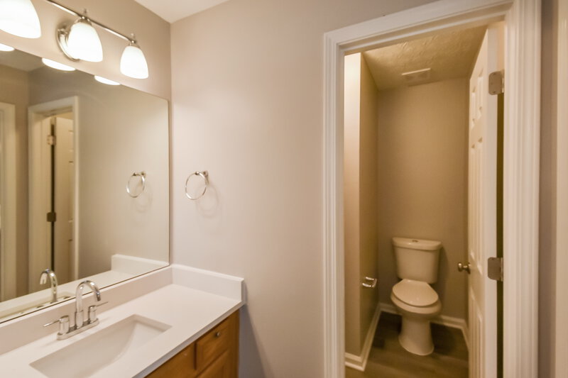 2,000/Mo, 112 Oak Hill Terrace Fayetteville, GA 30215 Main Bathroom View