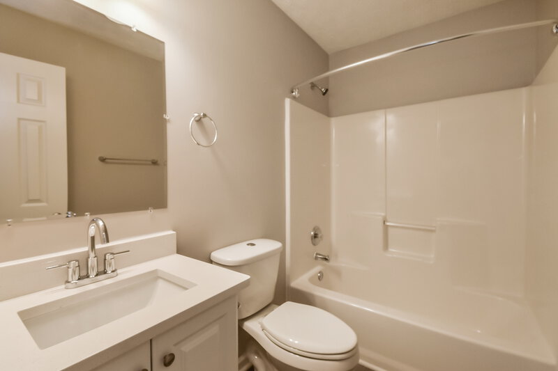 2,000/Mo, 112 Oak Hill Terrace Fayetteville, GA 30215 Bathroom View