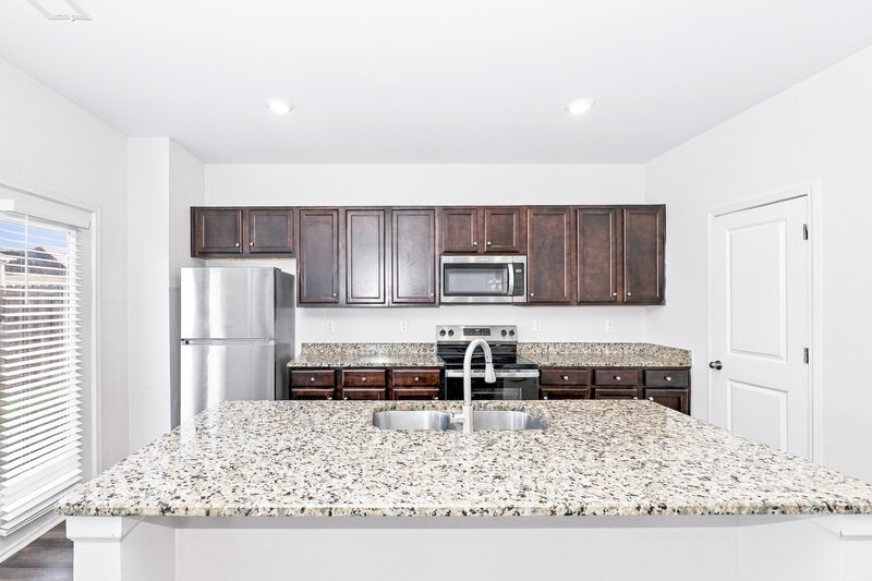 2,460/Mo, 457 Culloden Moor Dr McDonough, GA 30253 Kitchen View