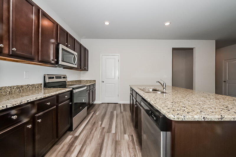 2,395/Mo, 457 Culloden Moor Dr McDonough, GA 30253 Kitchen View 2