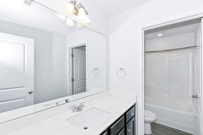 2,460/Mo, 457 Culloden Moor Dr McDonough, GA 30253 Bathroom View 2