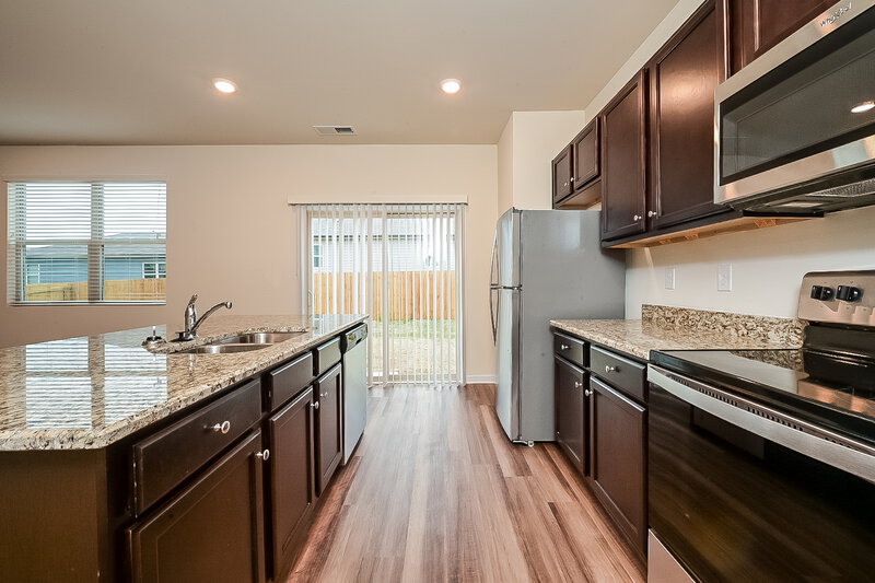 3,520/Mo, 441 Culloden Moor Dr McDonough, GA 30253 Kitchen View