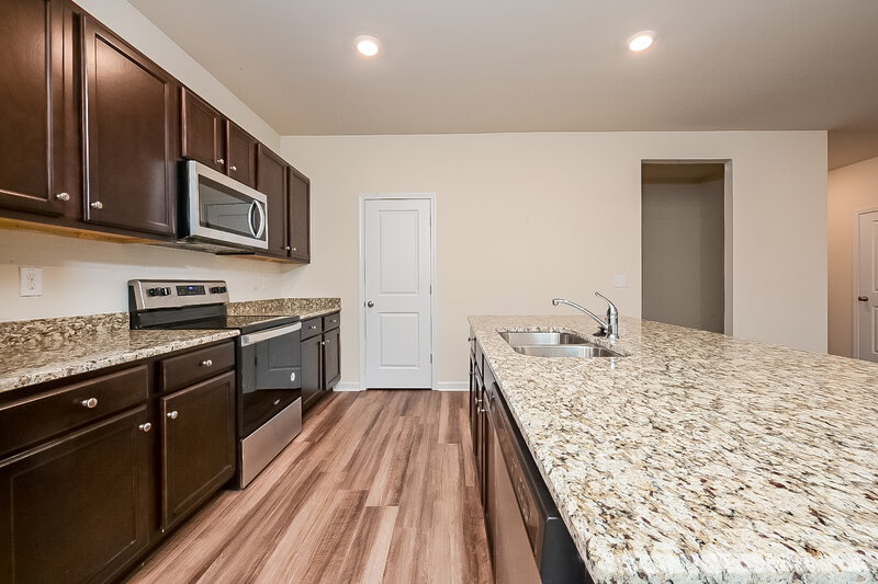 3,520/Mo, 441 Culloden Moor Dr McDonough, GA 30253 Kitchen View 2