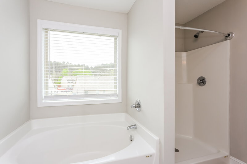 2,275/Mo, 243 Heartland Cir # 105 Winder, GA 30680 Main Bathroom View 2
