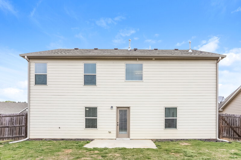 2,275/Mo, 243 Heartland Cir # 105 Winder, GA 30680 Rear View