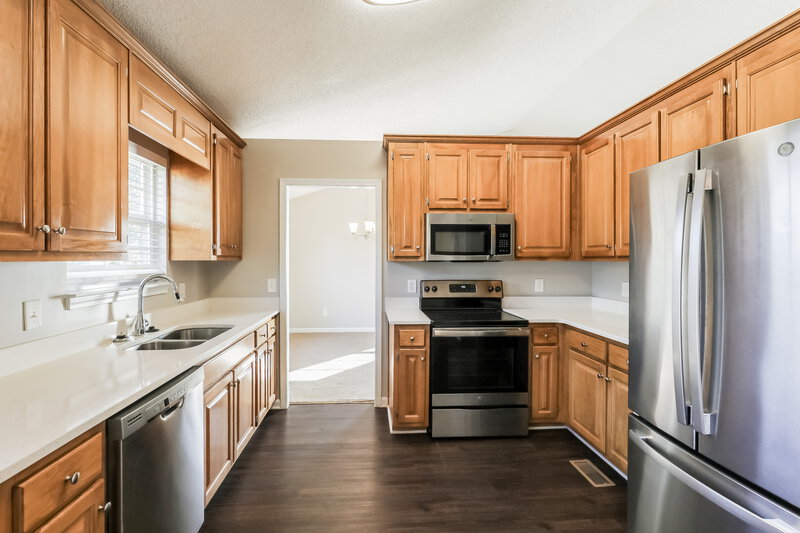 1,985/Mo, 503 Bentley Way McDonough, GA 30253 Kitchen View