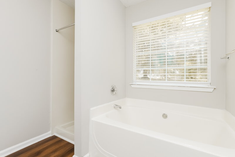 1,775/Mo, 1716 Graystone Dr Hampton, GA 30228 Main Bathroom View 2