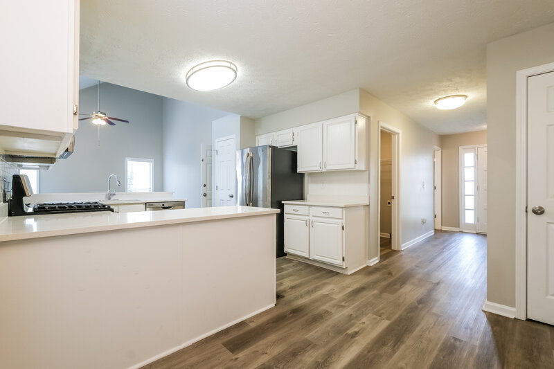 2,205/Mo, 25 Karen Camile Dr Lawrenceville, GA 30043 Kitchen View 3