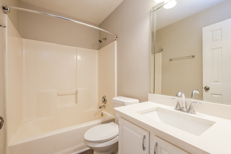 2,205/Mo, 25 Karen Camile Dr Lawrenceville, GA 30043 Bathroom View