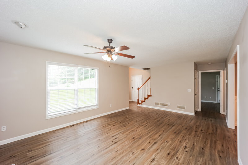 2,980/Mo, 149 Mill Pointe Ct Dallas, GA 30157 Living Room View 2