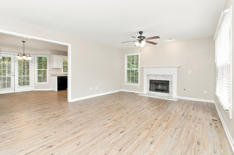 2,115/Mo, 149 Mill Pointe Ct Dallas, GA 30157 Living Room View