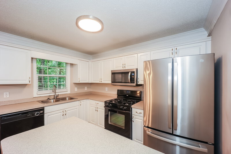 2,980/Mo, 149 Mill Pointe Ct Dallas, GA 30157 Kitchen View 2