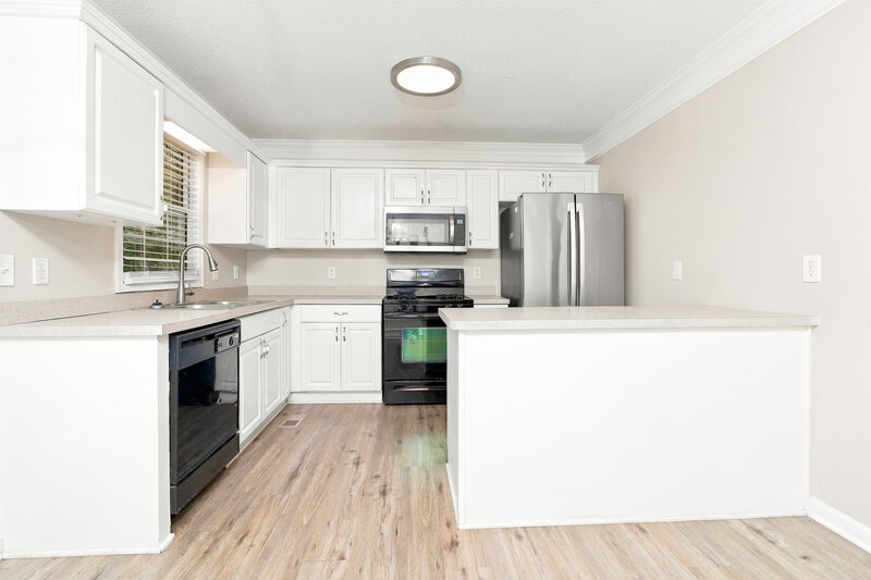 2,115/Mo, 149 Mill Pointe Ct Dallas, GA 30157 Kitchen View