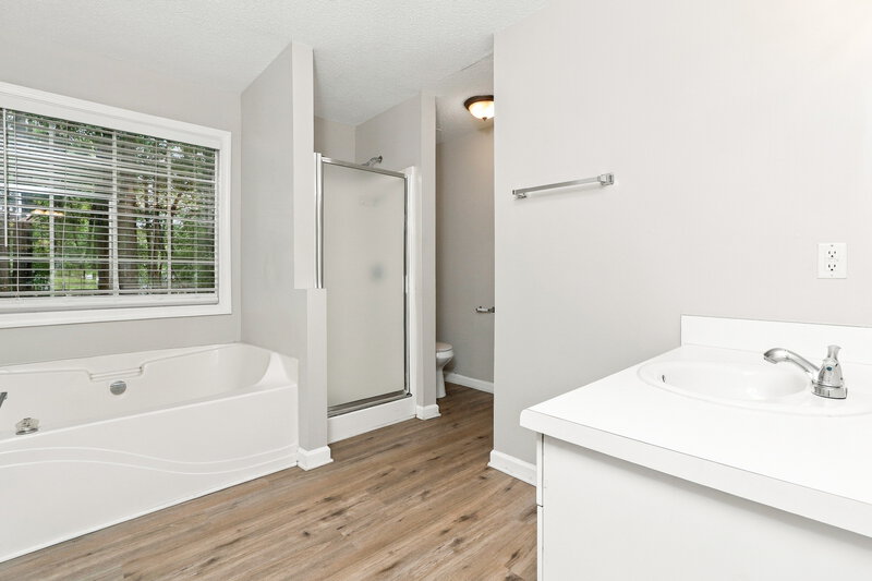 2,115/Mo, 149 Mill Pointe Ct Dallas, GA 30157 Primary Bathroom View