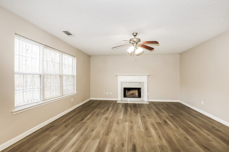 2,360/Mo, 10900 Hondal Ct Hampton, GA 30228 Living Room View