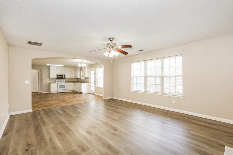 2,360/Mo, 10900 Hondal Ct Hampton, GA 30228 Living Room View 2