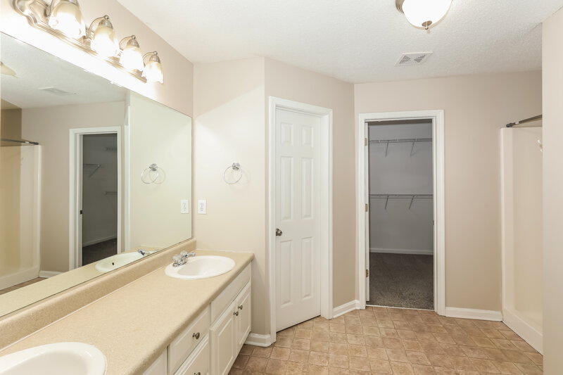 2,360/Mo, 10900 Hondal Ct Hampton, GA 30228 Main Bathroom View