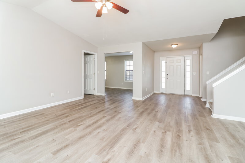 2,250/Mo, 4141 Cripple Creek Way NW Kennesaw, GA 30144 Living Room View 2