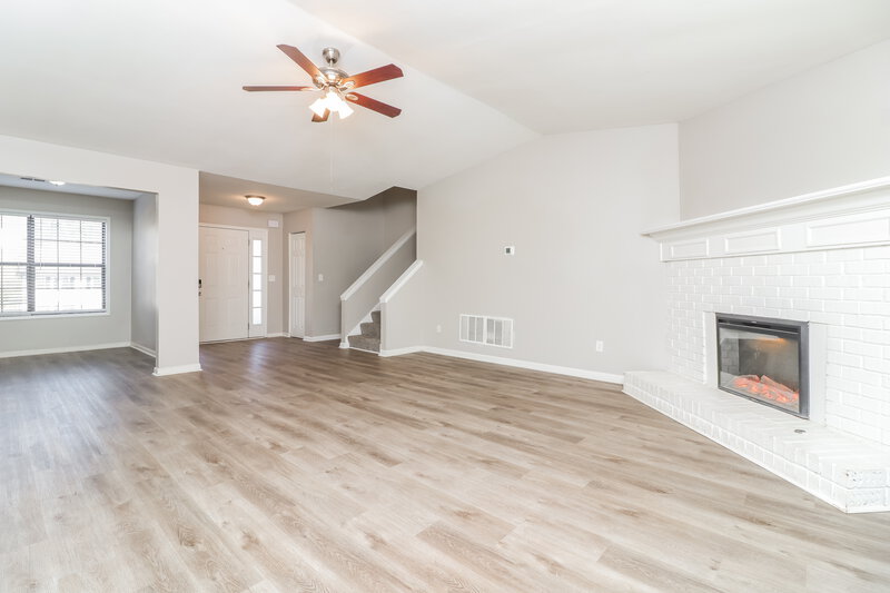 2,250/Mo, 4141 Cripple Creek Way NW Kennesaw, GA 30144 Living Room View 3