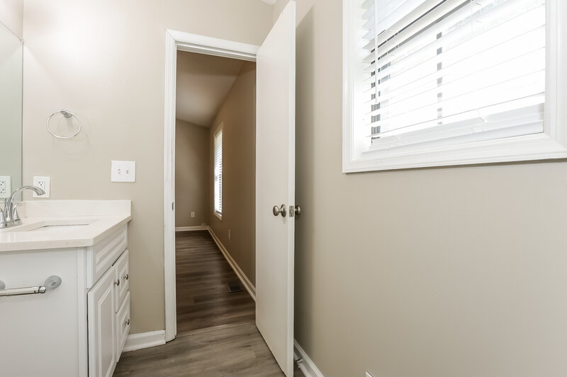 1,895/Mo, 1230 Howard Way Lawrenceville, GA 30043 Main Bathroom View 2