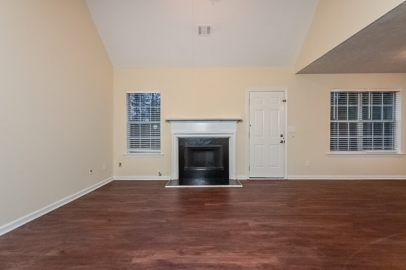2,215/Mo, 406 Summer Hill Cir Stockbridge, GA 30281 Living Room View