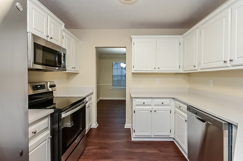 2,215/Mo, 406 Summer Hill Cir Stockbridge, GA 30281 Kitchen View