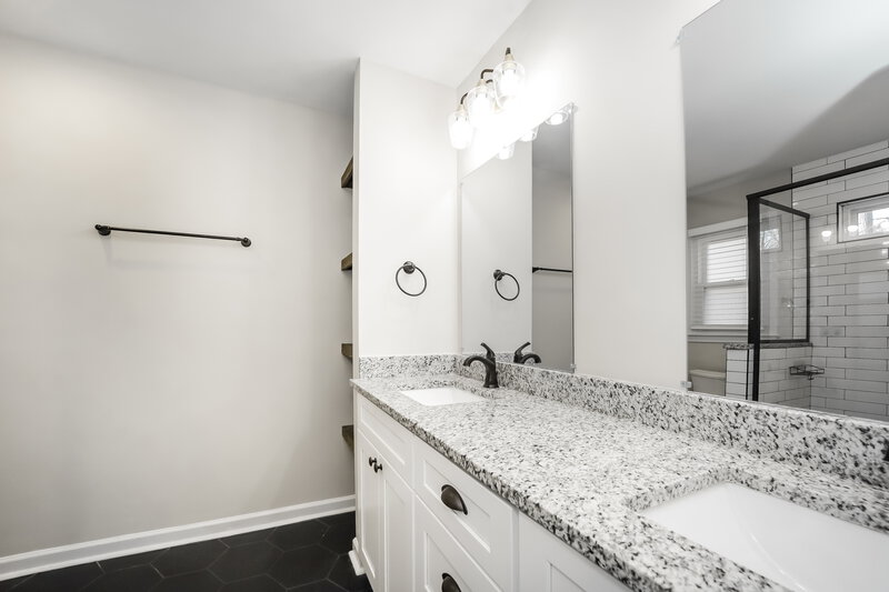 2,340/Mo, 2106 Winsburg Dr Kennesaw, GA 30144 Main Bathroom View