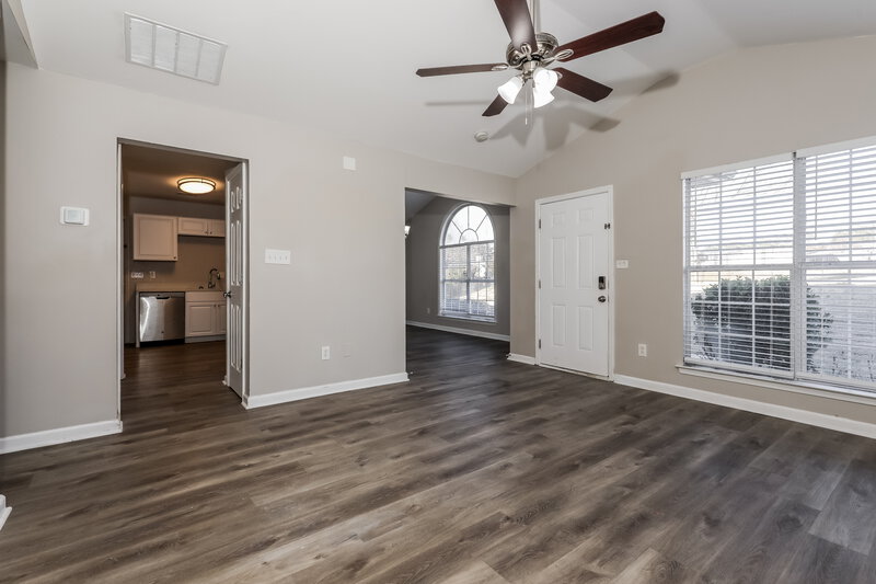 2,500/Mo, 5687 Eagles Feather Ln Riverdale, GA 30274 Living Room View 3