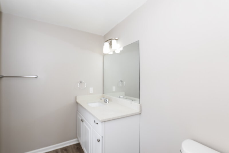 2,500/Mo, 5687 Eagles Feather Ln Riverdale, GA 30274 Main Bathroom View