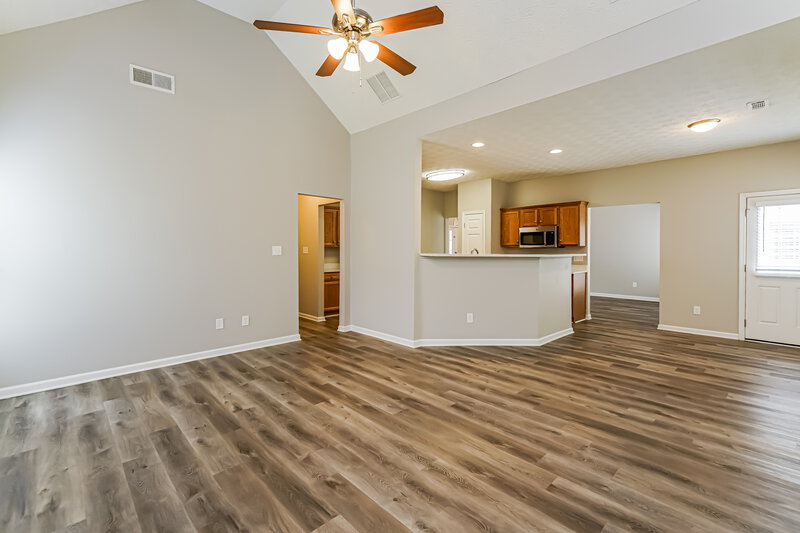 3,230/Mo, 675 Togwatee Pass Hampton, GA 30228 Living Room View 2