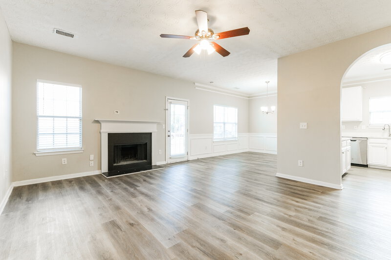 2,040/Mo, 1550 Leonard St Hampton, GA 30228 Living Room View 2