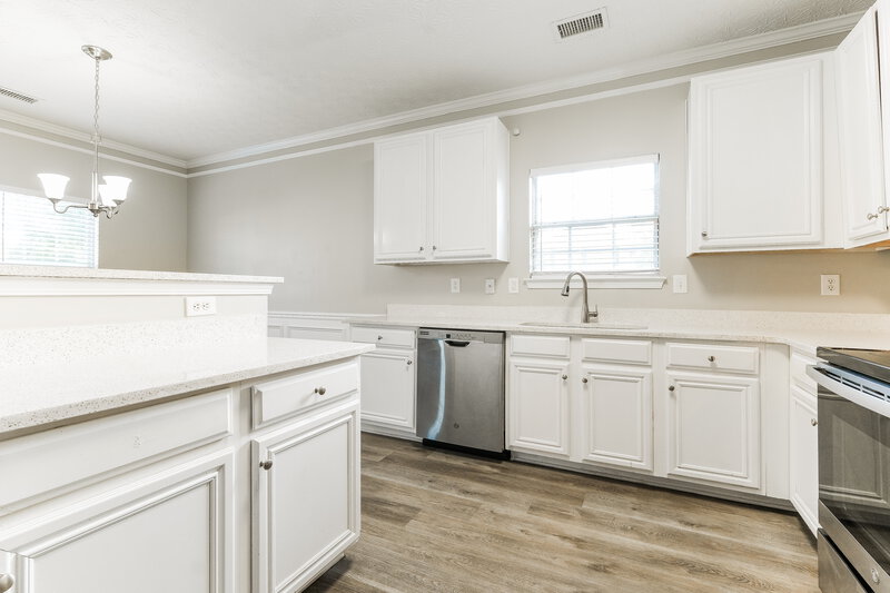 2,040/Mo, 1550 Leonard St Hampton, GA 30228 Kitchen View