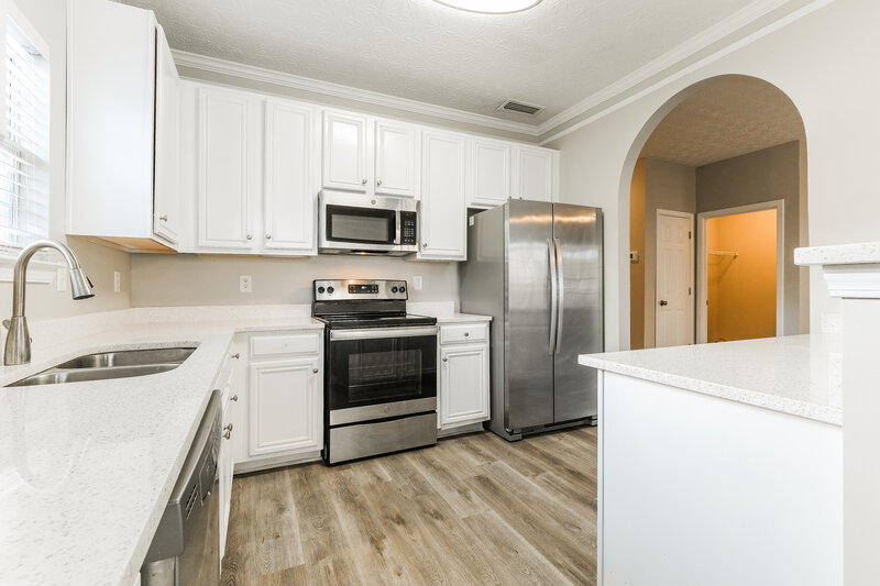 2,040/Mo, 1550 Leonard St Hampton, GA 30228 Kitchen View 2