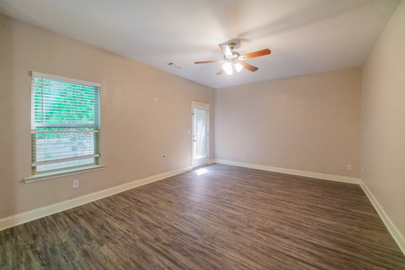 2,245/Mo, 313 Kenmore Ct Villa Rica, GA 30180 Living Room View