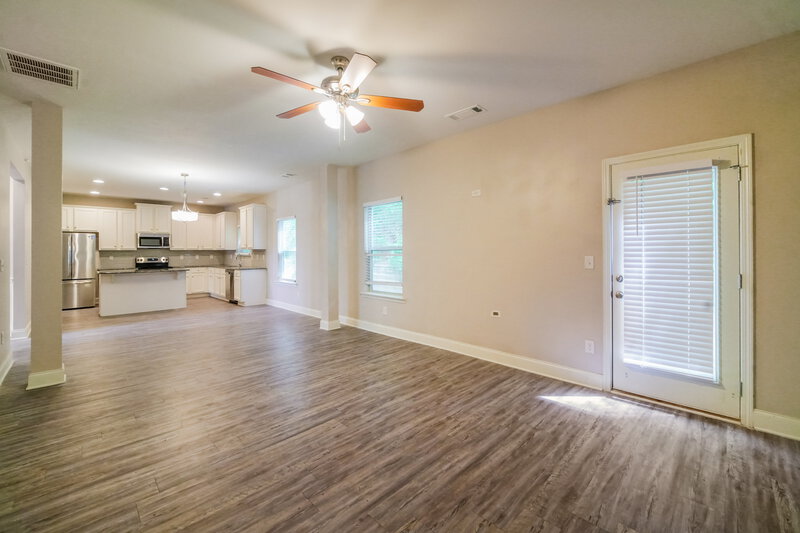 2,245/Mo, 313 Kenmore Ct Villa Rica, GA 30180 Living Room View 2